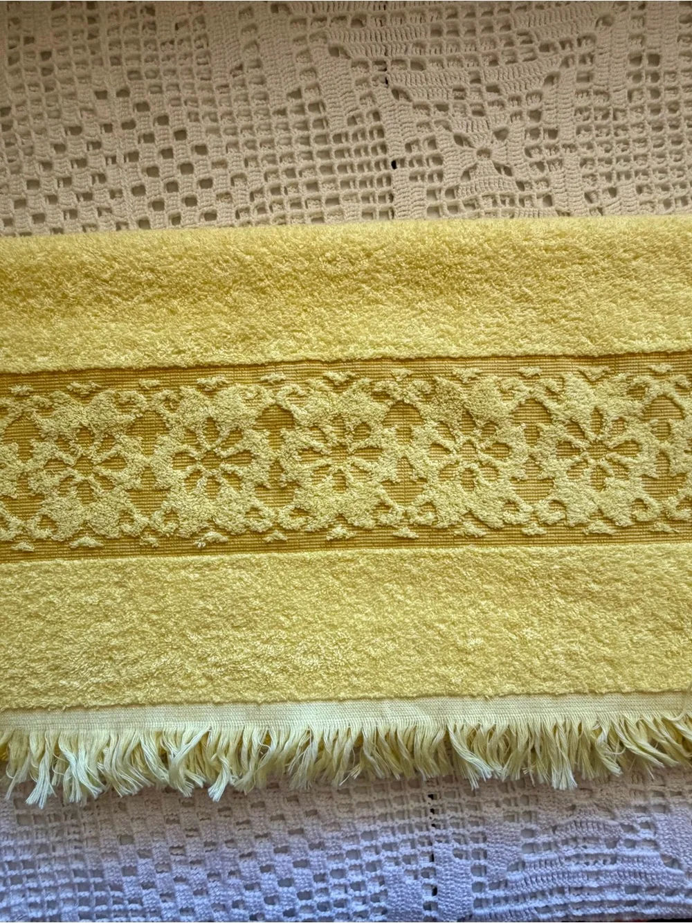 Yellow Vintage Cannon Monticello Sculpted Terrycloth Bath Towel